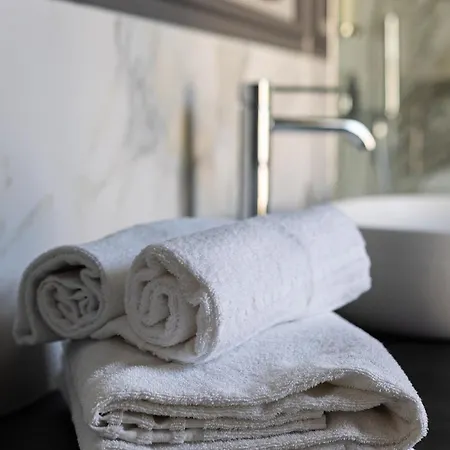 Elvezia Boutique Μπαβένο