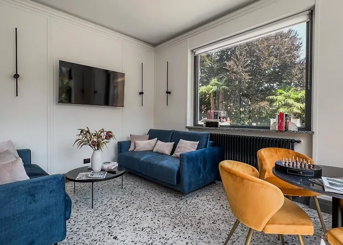 Elvezia Boutique * Μπαβένο